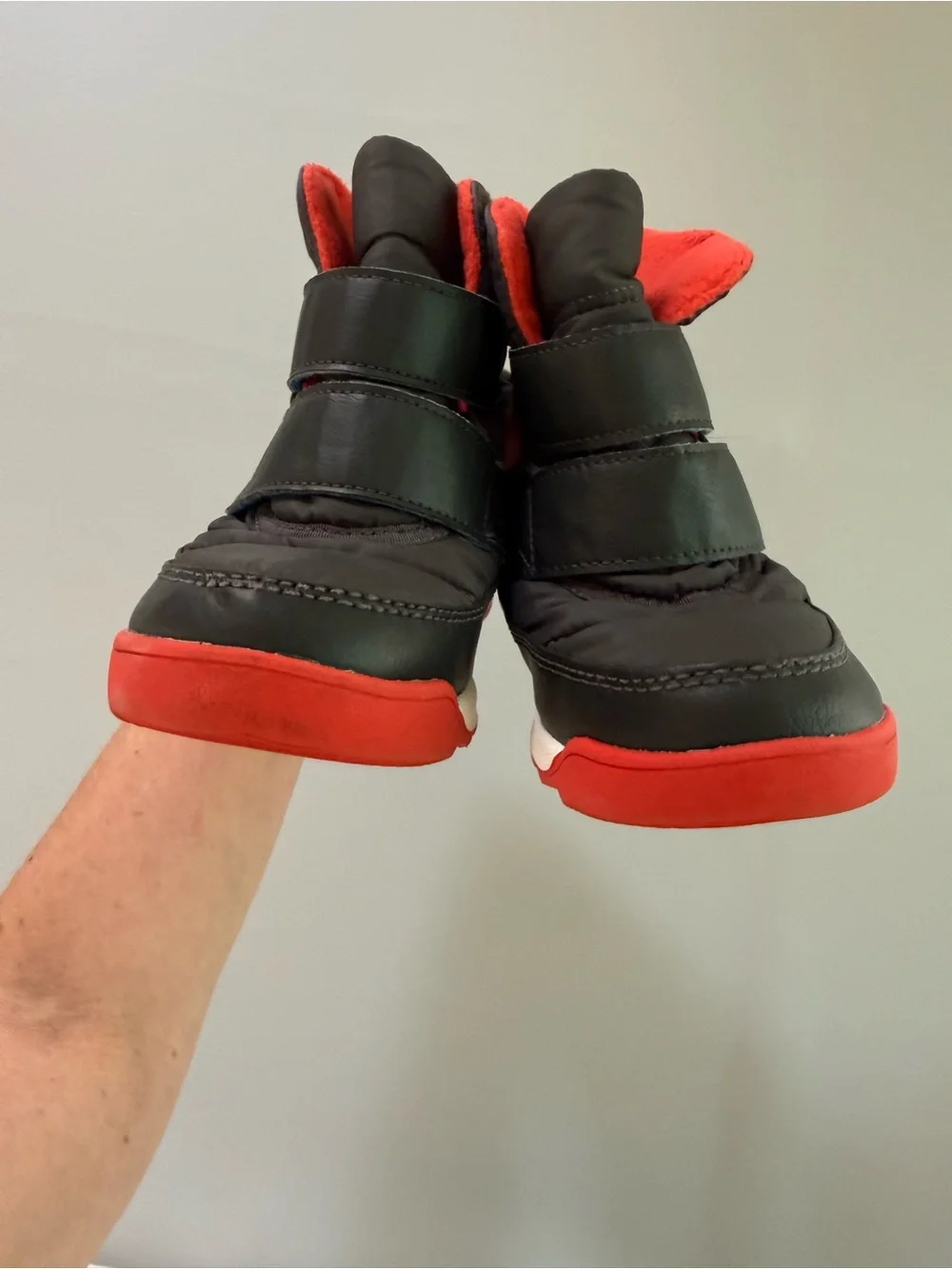 Sorel Kids Snow Boots Whitney II Black Red Waterproof Winter Kids size 12